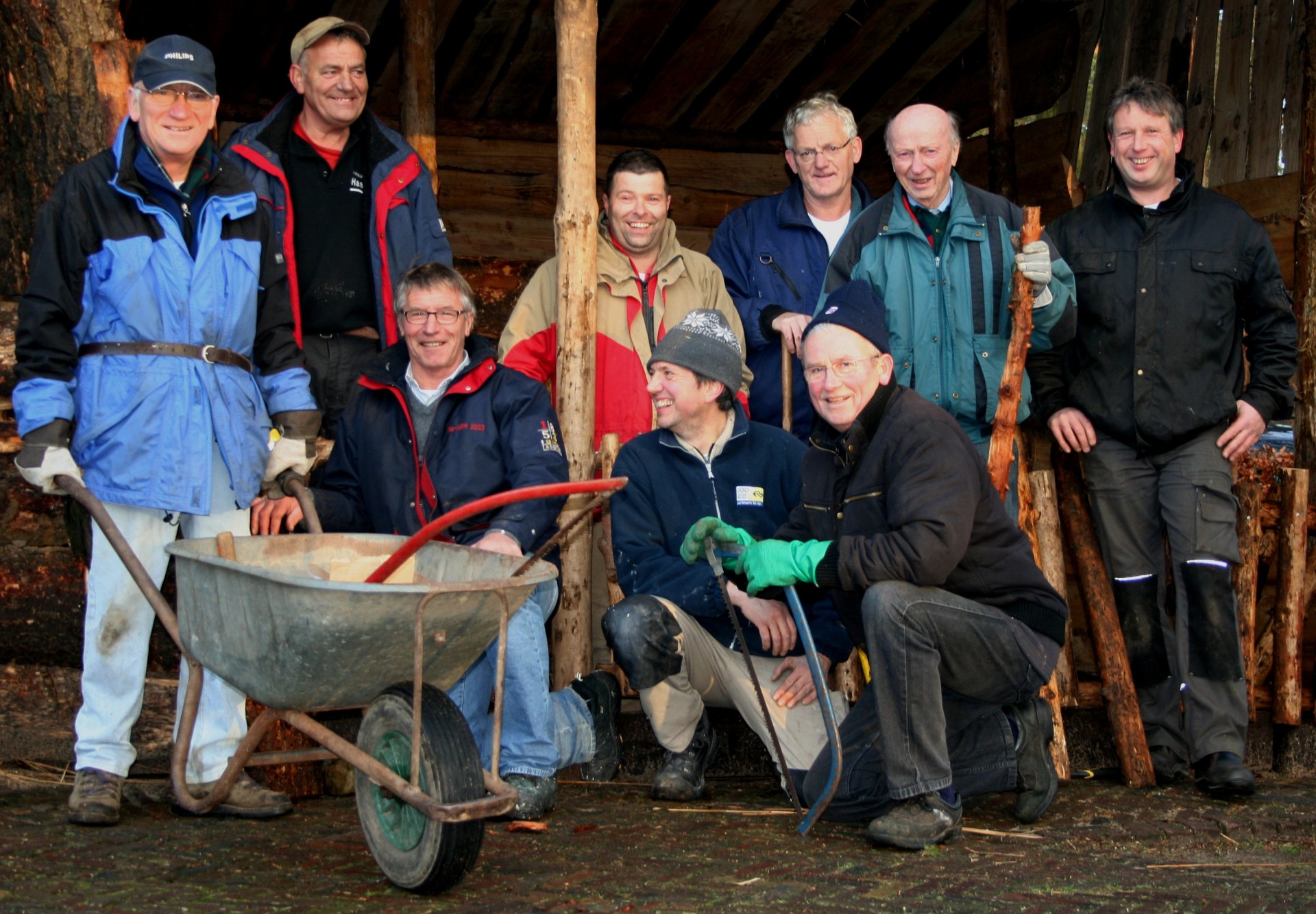 WS-05-Vrijwilligers-groep-Buitenkerststalbouwers-20121